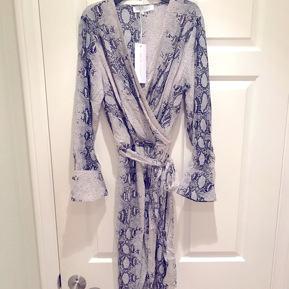 💕Gorgeous Dress💕Perfect For The Holidays - Picture 5 of 11